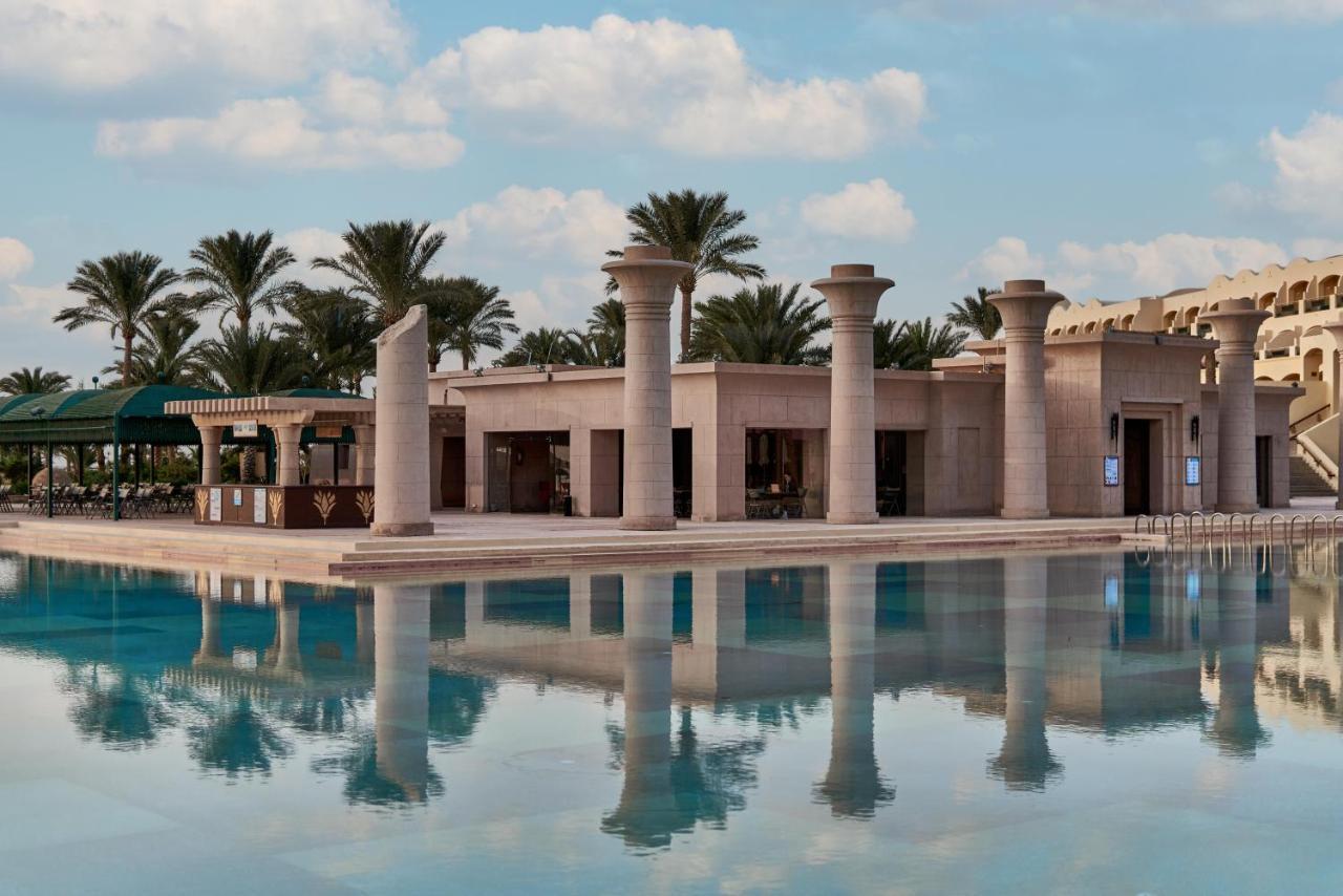 Mosaique Beach Resort Taba Heights Eksteriør billede The pool at the St. Regis